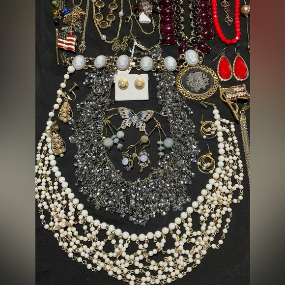 🧨 2 LB ALL SIGNED/ HIGH END Jewelry Lot~MOST signed necklaces earrings bracelets - Picture 7 of 11
